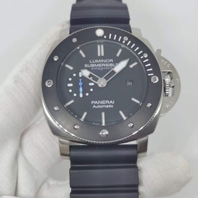 PANERAI PAM01389 サブマーシブル1950 アマグネティック チタニオ 47mm 激安挑戦