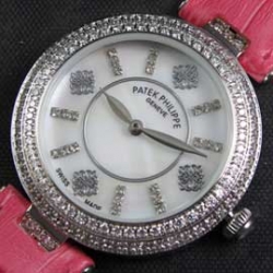 PATEK PHILIPPE カラトラバ クォーツ搭載 高級感