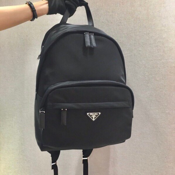 Prada リュック サフィアーノレザー ブラック 2V066 サイズ:40x29x17cm