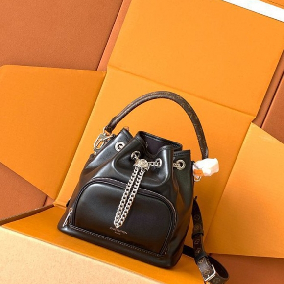 Louis Vuitton ノーウェイ ハンドバッグ オールレザー ブラック M14377 サイズ:24x22.5x15.5cm Louis Vuitton ノーウェイ ハンドバッグ オールレザー ブラック M14377 サイズ:24x22.5x15.5cm