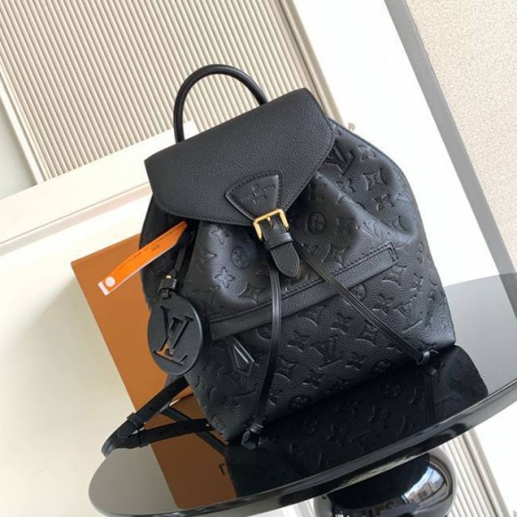 Louis Vuitton リュック オールレザー ブラック M45205 サイズ:33x27.5x14cm Louis Vuitton リュック オールレザー ブラック M45205 サイズ:33x27.5x14cm