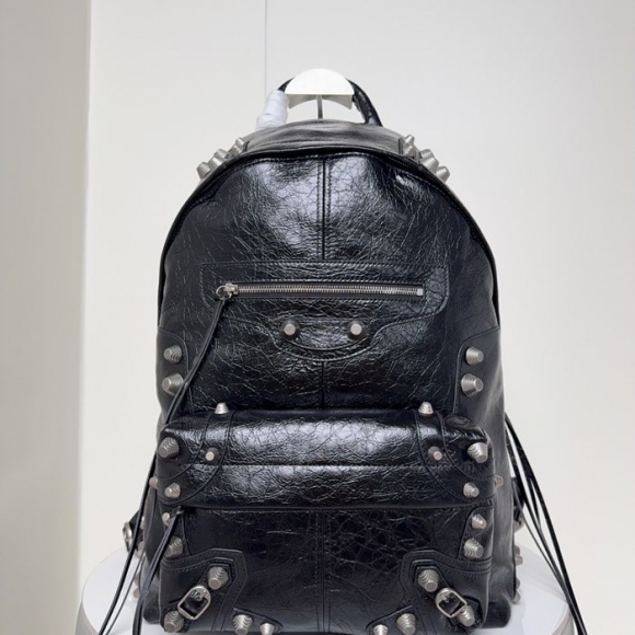 Balenciaga ルカゴール スタッズ リュック オールレザー ブラック 188010 サイズ:46x35x18cm Balenciaga ルカゴール スタッズ リュック オールレザー ブラック 188010 サイズ:46x35x18cm