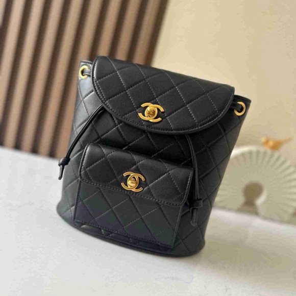Chanel ヴィンテージ リュック ラムレザー ブラック A2210 サイズ:21x20.5x10cm Chanel ヴィンテージ リュック ラムレザー ブラック A2210 サイズ:21x20.5x10cm