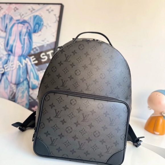 Louis Vuitton ディスカバリー カルゴ リュック モノグラム ブラック M26765 サイズ:39x30x19cm Louis Vuitton ディスカバリー カルゴ リュック モノグラム ブラック M26765 サイズ:39x30x19cm