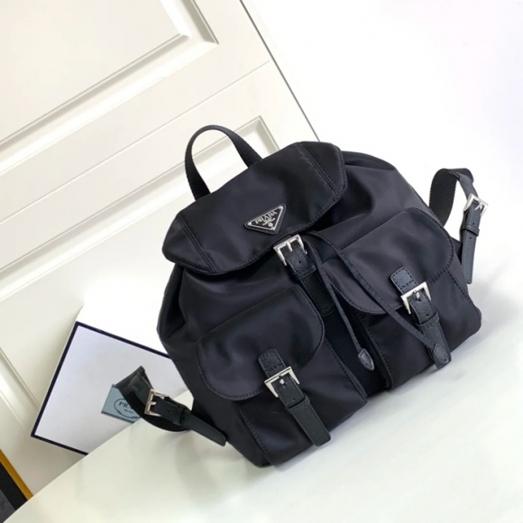 Prada レディース ナイロン リュック ナイロン ブラウン 1BZ811 サイズ:32x30x15cm
