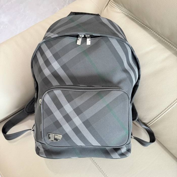 Burberry グリッド リュック タータンチェック サンド 7347 サイズ:44x30x18cm Burberry グリッド リュック タータンチェック サンド 7347 サイズ:44x30x18cm