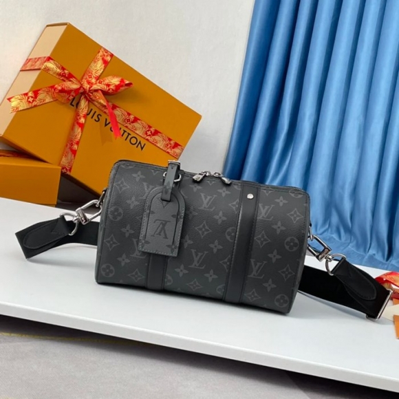Louis Vuitton 图案 トラベルバッグ モノグラム ブラック M45936 サイズ:27x17x13cm Louis Vuitton 图案 トラベルバッグ モノグラム ブラック M45936 サイズ:27x17x13cm
