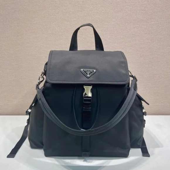 Prada クラシック ナイロン ショルダーストラップ ナイロン ブラック 2VZ118 サイズ:39x37x20cm Prada クラシック ナイロン ショルダーストラップ ナイロン ブラック 2VZ118 サイズ:39x37x20cm
