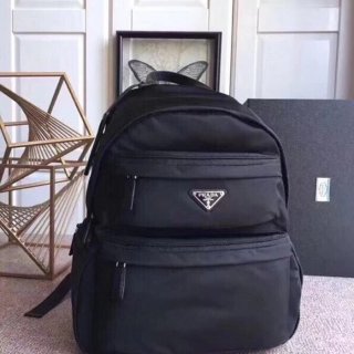 Prada リュック パラシュート生地 ナイロン ブラック 2VZ025 サイズ:40x29x17cm