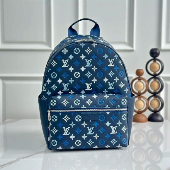 Louis Vuitton ディスカバリー リュック エンボスレザー ブルー M28575 サイズ:38x29x20cm