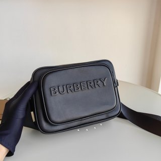 BURBERRY プレスロゴ小ショルダー サイズ:22.5x14.5cm BURBERRY プレスロゴ小ショルダー サイズ:22.5x14.5cm