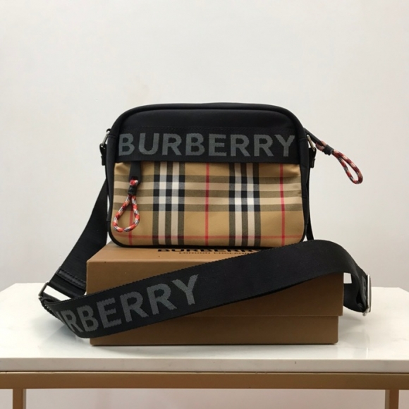 BURBERRY 6691 パイロットナイロン斜め掛け サイズ:22x16.5x11cm BURBERRY 6691 パイロットナイロン斜め掛け サイズ:22x16.5x11cm