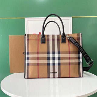 BURBERRY チェックトラベルバッグ サイズ:45x34x19cm BURBERRY チェックトラベルバッグ サイズ:45x34x19cm