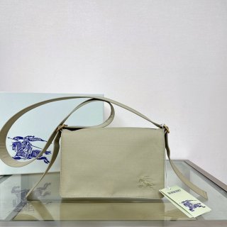 BURBERRY コットンブレンド斜め掛け トレンチ サイズ:25x16cm BURBERRY コットンブレンド斜め掛け トレンチ サイズ:25x16cm