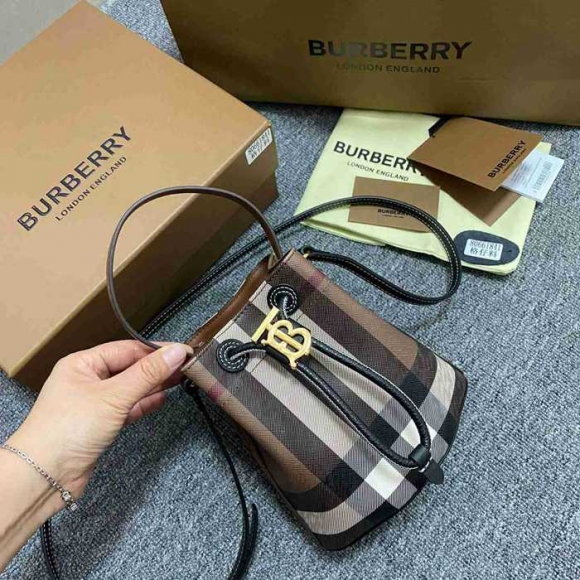 BURBERRY 1841 ブラウン バケツバッグ バケツ 18x16x11cm サイズ:18x16x11cm BURBERRY 1841 ブラウン バケツバッグ バケツ 18x16x11cm サイズ:18x16x11cm
