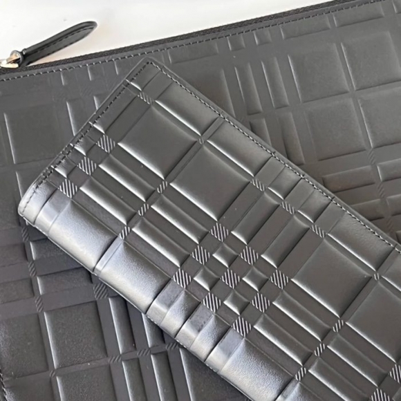BURBERRY プレスチェックレザー長財布 サイズ:19x10cm BURBERRY プレスチェックレザー長財布 サイズ:19x10cm