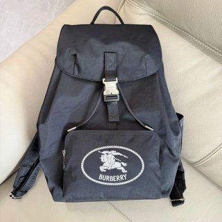 BURBERRY 4831 ホースフェリーロゴリュック サイズ:40x27x17cm BURBERRY 4831 ホースフェリーロゴリュック サイズ:40x27x17cm
