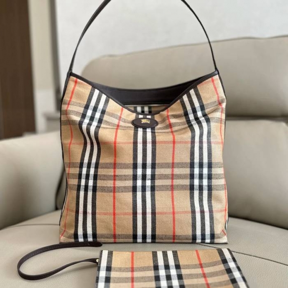 BURBERRY 1951 カーフスキン チェック ショルダーバッグ クラシックチェック 38x36x15cm サイズ:38x36x15cm BURBERRY 1951 カーフスキン チェック ショルダーバッグ クラシックチェック 38x36x15cm サイズ:38x36x15cm