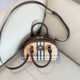 BURBERRY 2811 カーフスキン チェック 斜め掛けバッグ クラシックチェック 20x12cm サイズ:20x12cm