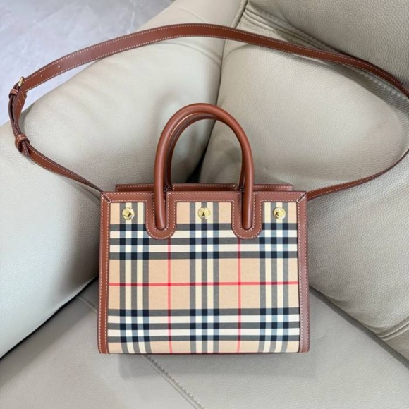 BURBERRY 2671 チェック 斜め掛けバッグ クラシックチェック 26x20x14cm サイズ:26x20x14cm BURBERRY 2671 チェック 斜め掛けバッグ クラシックチェック 26x20x14cm サイズ:26x20x14cm