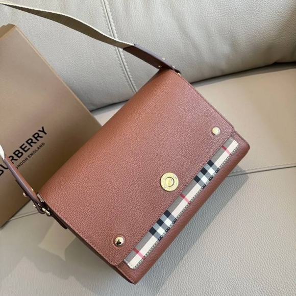 BURBERRY 9061 粒紋レザー チェック 斜め掛けバッグ クラシックチェック 25x18cm サイズ:25x18cm BURBERRY 9061 粒紋レザー チェック 斜め掛けバッグ クラシックチェック 25x18cm サイズ:25x18cm