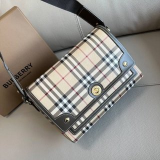 BURBERRY 9061 カーフスキン チェック 斜め掛けバッグ クラシックチェック 25x18cm サイズ:25x18cm BURBERRY 9061 カーフスキン チェック 斜め掛けバッグ クラシックチェック 25x18cm サイズ:25x18cm