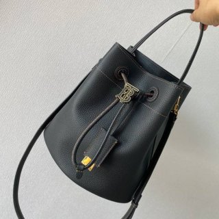 BURBERRY 6911 カーフスキン 斜め掛けバッグ TB 26x26x16cm サイズ:26x26x16cm
