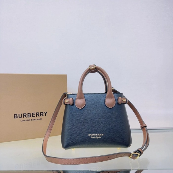 BURBERRY 7121 カーフレザー チェック 斜め掛けバッグ クラシックチェック 22x17x12cm サイズ:22x17x12cm BURBERRY 7121 カーフレザー チェック 斜め掛けバッグ クラシックチェック 22x17x12cm サイズ:22x17x12cm