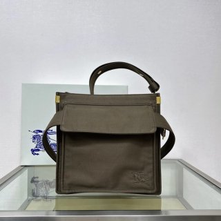 BURBERRY 7661 トレンチトート 小 サイズ:29x29x8.5cm BURBERRY 7661 トレンチトート 小 サイズ:29x29x8.5cm