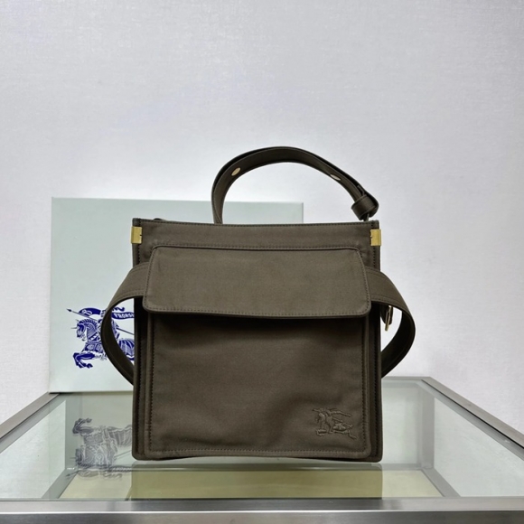 BURBERRY 7661 トレンチトート 小 サイズ:29x29x8.5cm BURBERRY 7661 トレンチトート 小 サイズ:29x29x8.5cm
