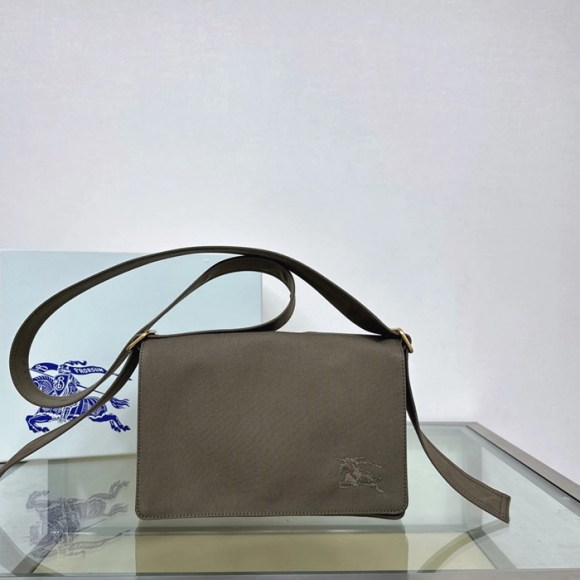 BURBERRY コットンブレンド斜め掛け サイズ:25x16cm BURBERRY コットンブレンド斜め掛け サイズ:25x16cm