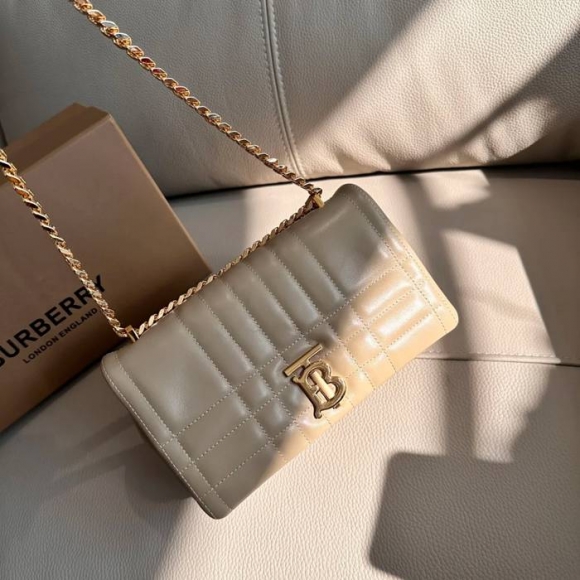 BURBERRY 5111 ラムレザー チェック 斜め掛けバッグ クラシックチェック 23x13cm サイズ:23x13cm BURBERRY 5111 ラムレザー チェック 斜め掛けバッグ クラシックチェック 23x13cm サイズ:23x13cm