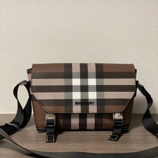 BURBERRY ブラウンチェックメッセンジャー サイズ:29x17.5x8.5cm BURBERRY ブラウンチェックメッセンジャー サイズ:29x17.5x8.5cm