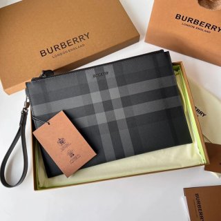 BURBERRY チェックジップポーチ ロンドンチェック サイズ:30x19.5cm BURBERRY チェックジップポーチ ロンドンチェック サイズ:30x19.5cm