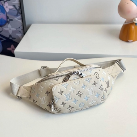 BURBERRY M28619 牛皮革ウエストバッグ サイズ:30x15cm BURBERRY M28619 牛皮革ウエストバッグ サイズ:30x15cm