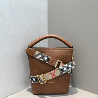 BURBERRY 5941 カーフスキン ベージュ 斜め掛けバッグ クラシックチェック 22x21cm サイズ:22x21cm