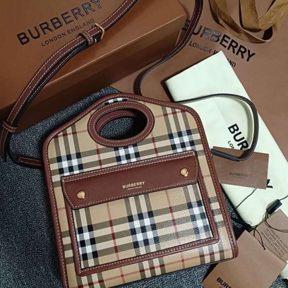 BURBERRY 4776 キャンバス プリント 斜め掛けバッグ トート 26x23cm サイズ:26x23cm BURBERRY 4776 キャンバス プリント 斜め掛けバッグ トート 26x23cm サイズ:26x23cm