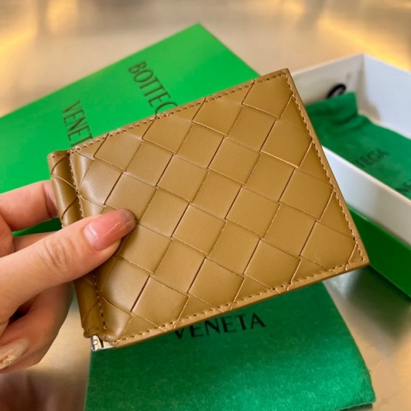 BOTTEGA VENETA BV 592626 新作マネークリップ 編み牛皮 11.5x9x0.5cm サイズ:11.5x9x0.5cm BOTTEGA VENETA BV 592626 新作マネークリップ 編み牛皮 11.5x9x0.5cm サイズ:11.5x9x0.5cm