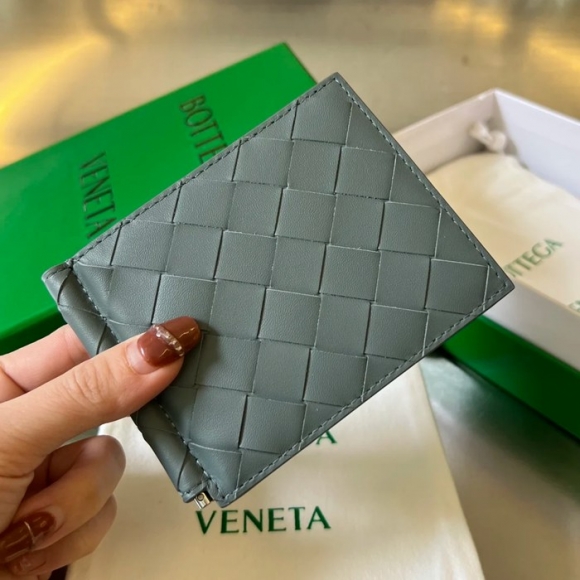 BOTTEGA VENETA BV 592626 新作マネークリップ 編み牛皮 11.5x9x0.5cm サイズ:11.5x9x0.5cm BOTTEGA VENETA BV 592626 新作マネークリップ 編み牛皮 11.5x9x0.5cm サイズ:11.5x9x0.5cm