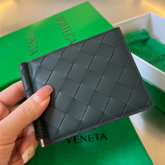 BOTTEGA VENETA BV 592626 新作マネークリップ 編み牛皮 11.5x9x0.5cm サイズ:11.5x9x0.5cm BOTTEGA VENETA BV 592626 新作マネークリップ 編み牛皮 11.5x9x0.5cm サイズ:11.5x9x0.5cm