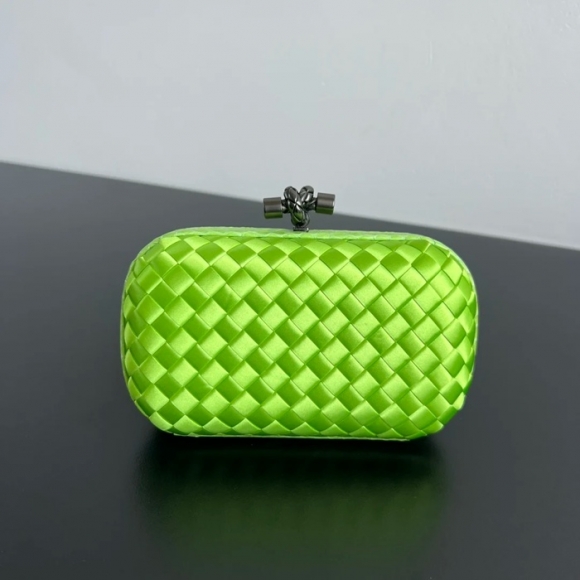 BOTTEGA VENETA BV 8651 ノット イブニングバッグ シルク編み蛇皮トリム 16x10cm サイズ:16x10cm BOTTEGA VENETA BV 8651 ノット イブニングバッグ シルク編み蛇皮トリム 16x10cm サイズ:16x10cm