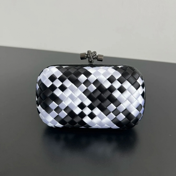 BOTTEGA VENETA BV 8651 ノット イブニングバッグ シルク編み蛇皮トリム 16x10cm サイズ:16x10cm BOTTEGA VENETA BV 8651 ノット イブニングバッグ シルク編み蛇皮トリム 16x10cm サイズ:16x10cm