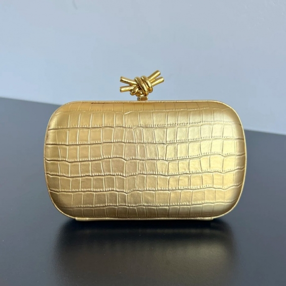 BOTTEGA VENETA BV 737025 ノット イブニングバッグ ワニ革 19x11.5cm サイズ:19x11.5cm BOTTEGA VENETA BV 737025 ノット イブニングバッグ ワニ革 19x11.5cm サイズ:19x11.5cm