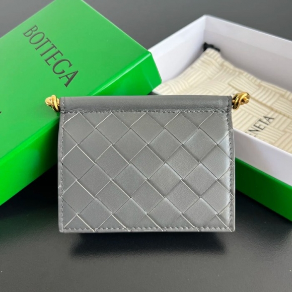 BOTTEGA VENETA BV 810596 ソリスティス カードケース 11x7.8x2.5cm サイズ:11x7.8x2.5cm BOTTEGA VENETA BV 810596 ソリスティス カードケース 11x7.8x2.5cm サイズ:11x7.8x2.5cm