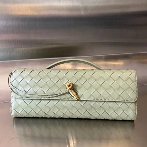 BOTTEGA VENETA BV 741511 クラッチバッグ 編み羊革 31x13cm サイズ:31x13cm BOTTEGA VENETA BV 741511 クラッチバッグ 編み羊革 31x13cm サイズ:31x13cm