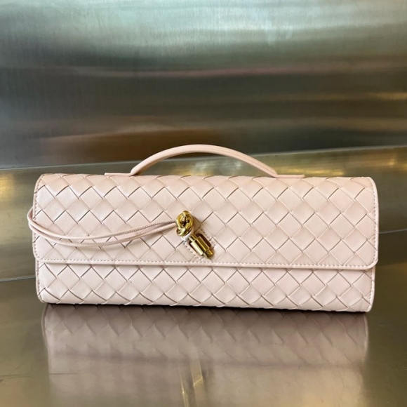 BOTTEGA VENETA BV 741511 クラッチバッグ 編み羊革 31x13cm サイズ:31x13cm