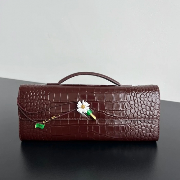 BOTTEGA VENETA BV 836810 アンディアーモ クラッチバッグ ワニ紋 ヒナギク 31x13cm サイズ:31x13cm