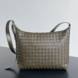 BOTTEGA VENETA BV 815748 トラベラーダーホーボー サイズ:35x29.5x8.5cm