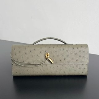 BOTTEGA VENETA BV 805241 アンディアーモ クラッチバッグ ダチョウ革 31x13cm サイズ:31x13cm BOTTEGA VENETA BV 805241 アンディアーモ クラッチバッグ ダチョウ革 31x13cm サイズ:31x13cm