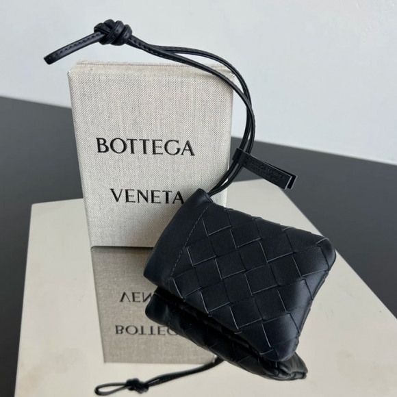 BOTTEGA VENETA BV 843903 カードケース 編み羊皮 マルチカラー 11x8.5cm サイズ:11x8.5cm BOTTEGA VENETA BV 843903 カードケース 編み羊皮 マルチカラー 11x8.5cm サイズ:11x8.5cm